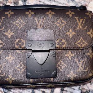 Louis Vuitton S Lock Sling Bag